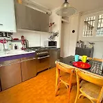 Le Penthouse Guy Moquet * Parijs