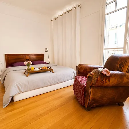 Le Penthouse Guy Moquet Daire Paris