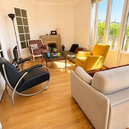 Le Penthouse Guy Moquet *