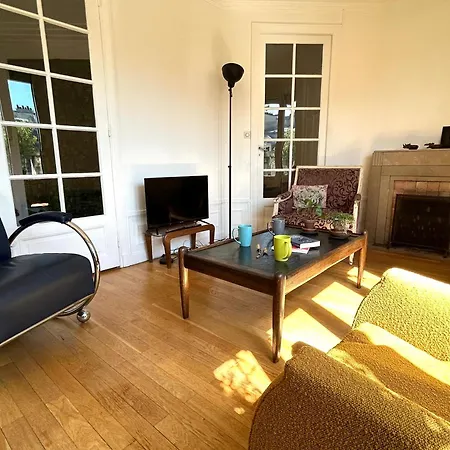 Le Penthouse Guy Moquet *