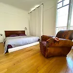 Le Penthouse Guy Moquet Parigi