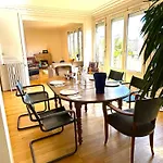 Le Penthouse Guy Moquet *